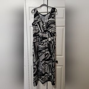 Notations Black and White Sleeveless V-Neck Sundress